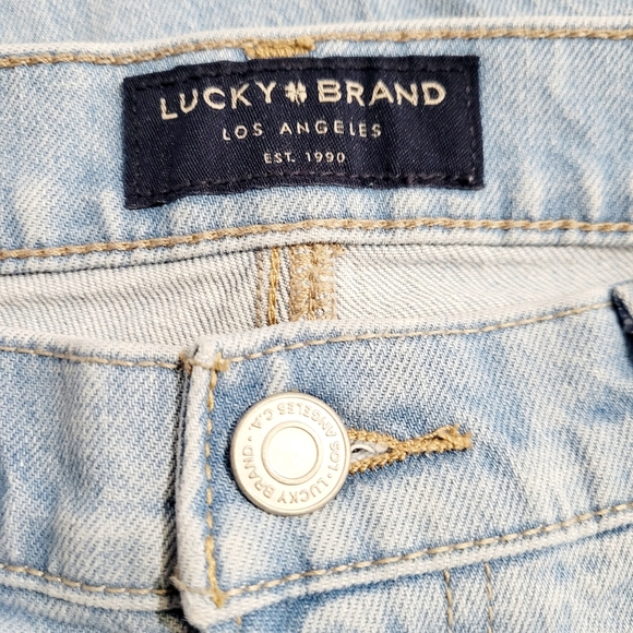 Lucky Brand Women’s Mid Rise Authentic Straight Crop Jeans Light Wash Size 2/26 - Picture 12 of 16